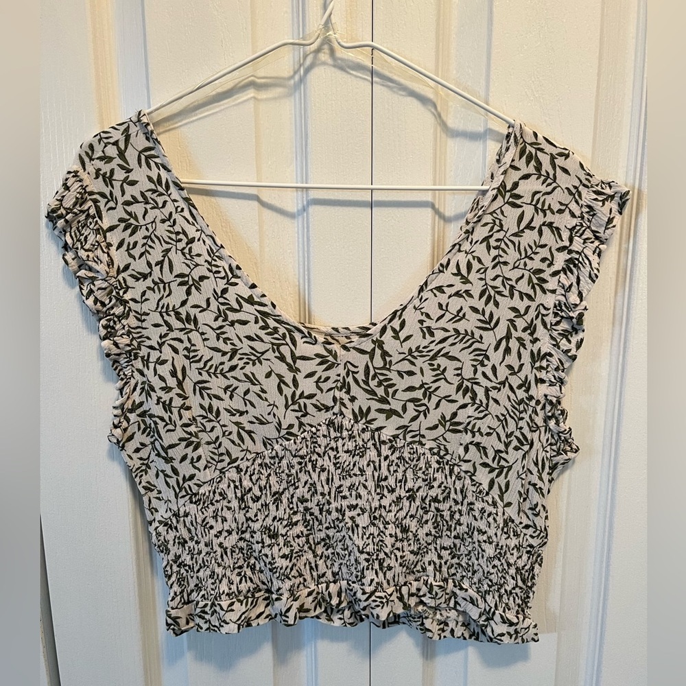 NWOT Mahina Ruched Detail Crop Top